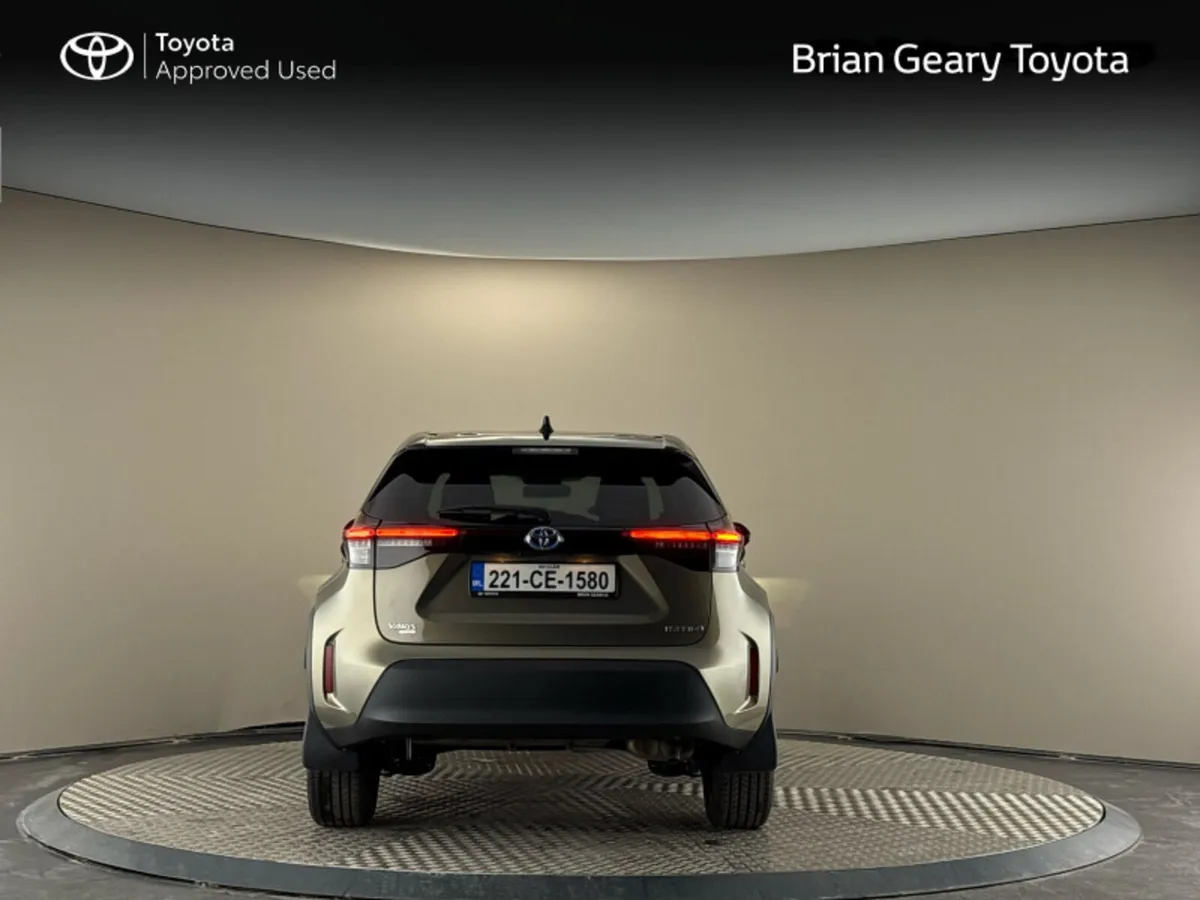 Toyota Yaris HYBRID LUNA SPORT - Image 4