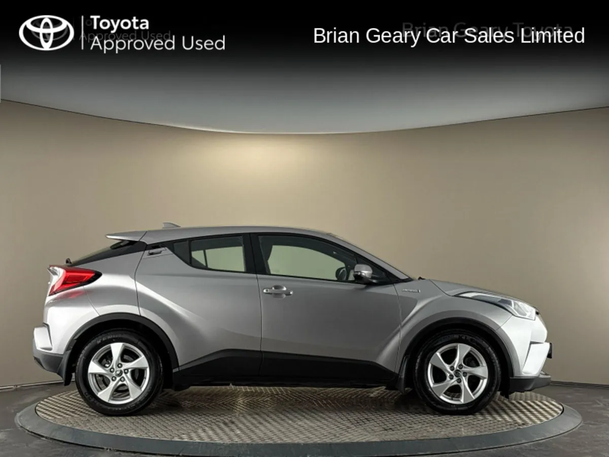 Toyota C-HR HYBRID LUNA - Image 3