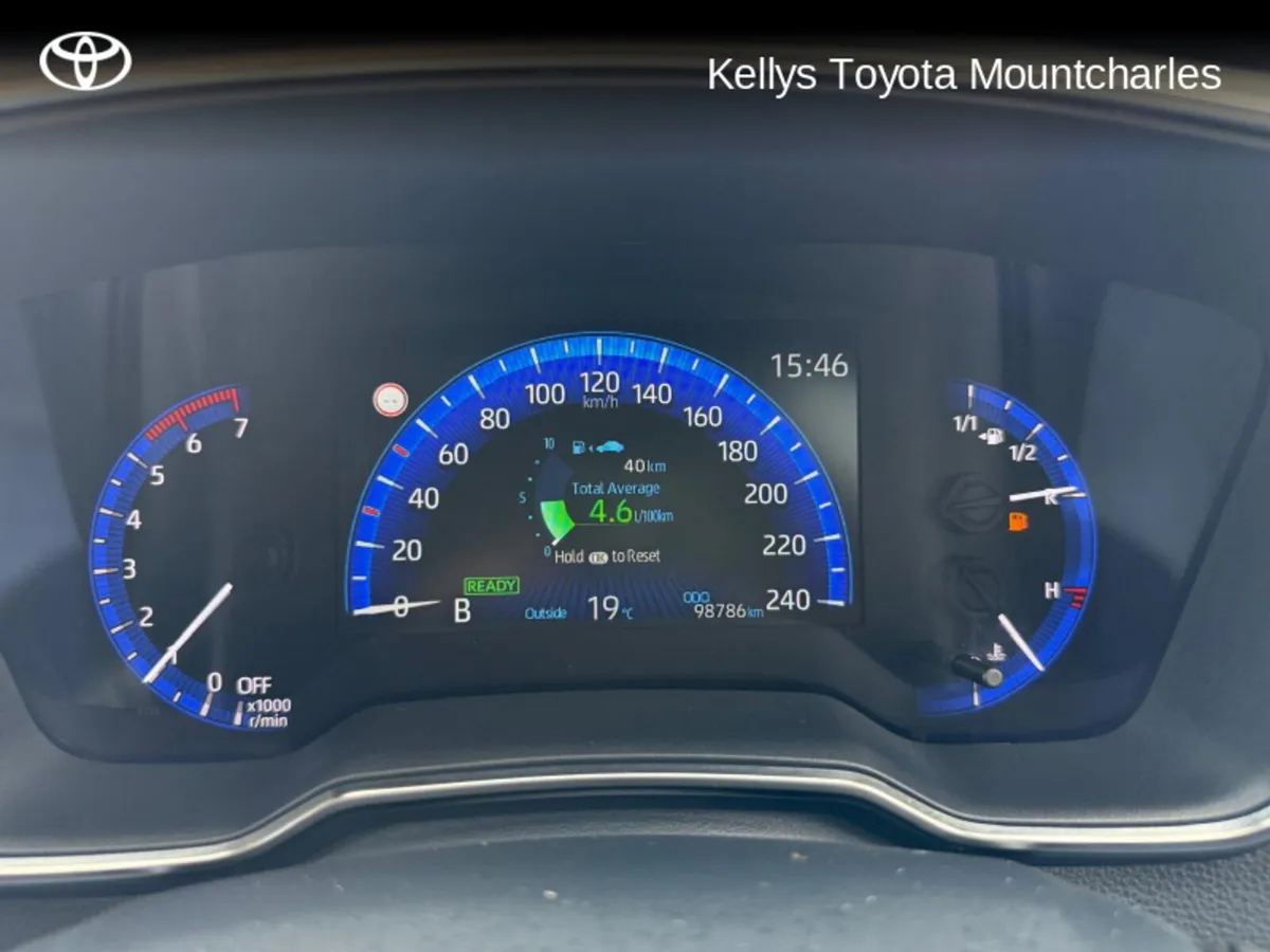 Toyota Corolla HYB LUNA SALOON 4DR AUTO HYBRID - Image 2