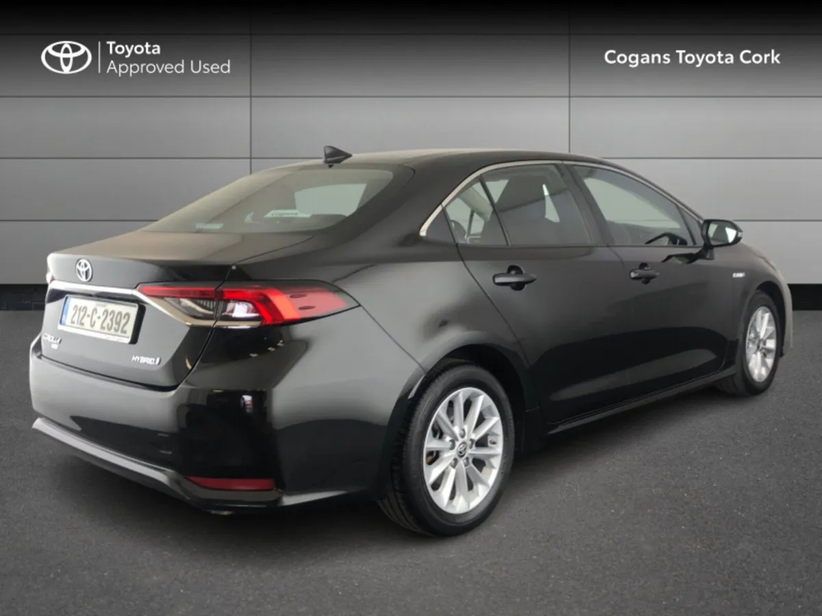 Toyota Corolla HYB LUNA SALOO HYBRID 4DR AUTO - Image 2