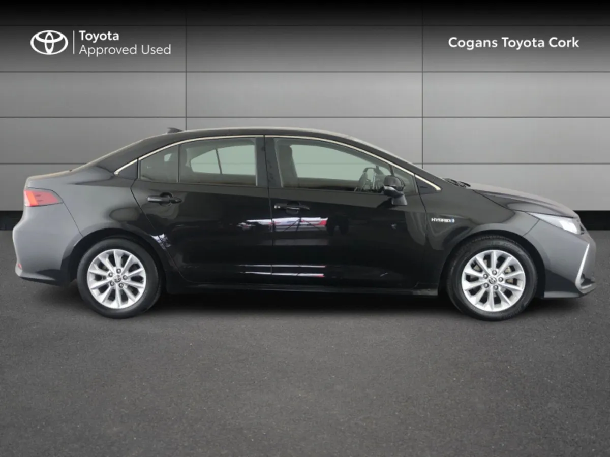 Toyota Corolla HYB LUNA SALOO HYBRID 4DR AUTO - Image 3