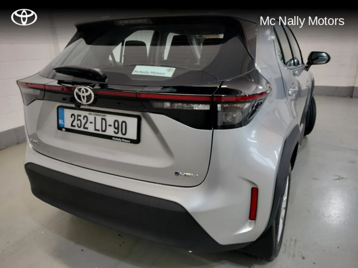Toyota Yaris Cross HYBRID LUNA DEMO CAREPACK - Image 3