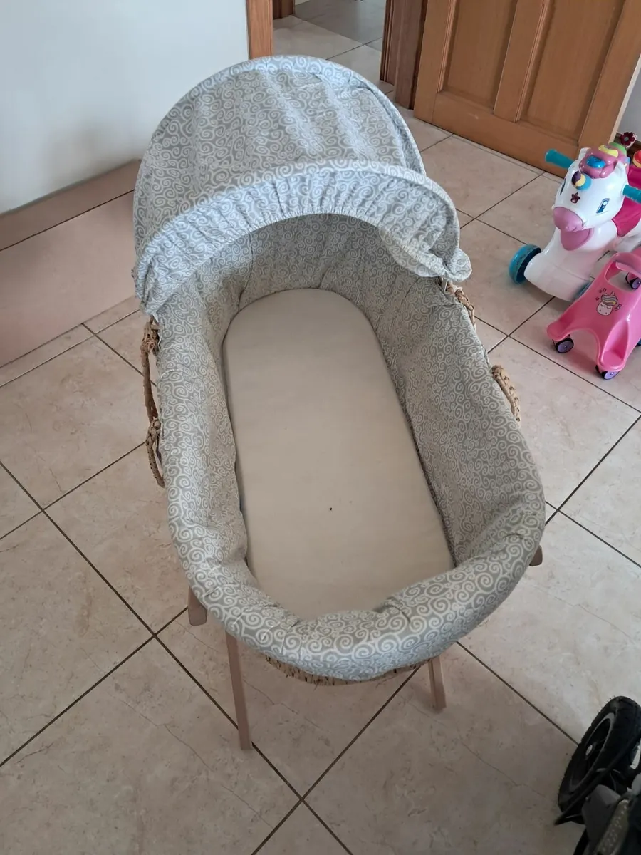 Moses basket - Image 1