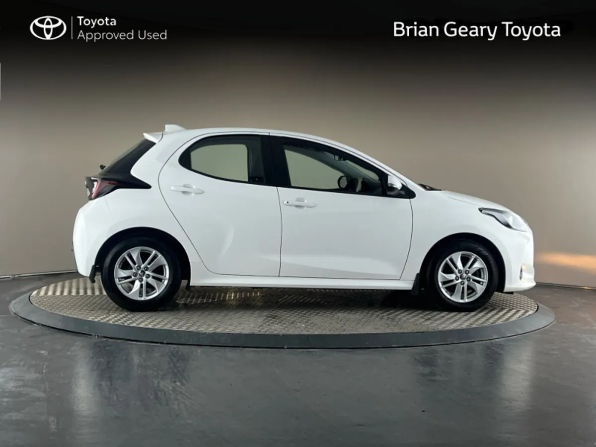 Toyota Yaris 1.0 LUNA - Image 3