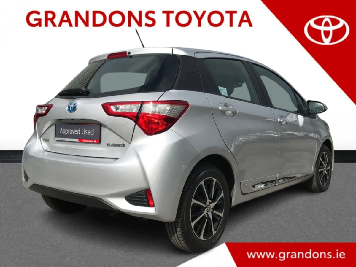 Toyota Yaris HYBRID SOL - GRANDONS - Image 2