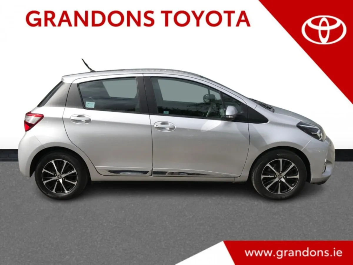 Toyota Yaris HYBRID SOL - GRANDONS - Image 3