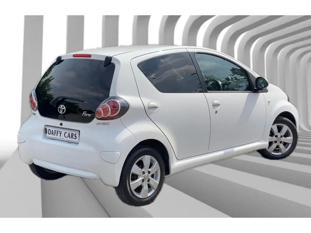 Toyota Aygo 1.0 VVT-I FIRE 5DR AIR CONDITIONING - Image 3