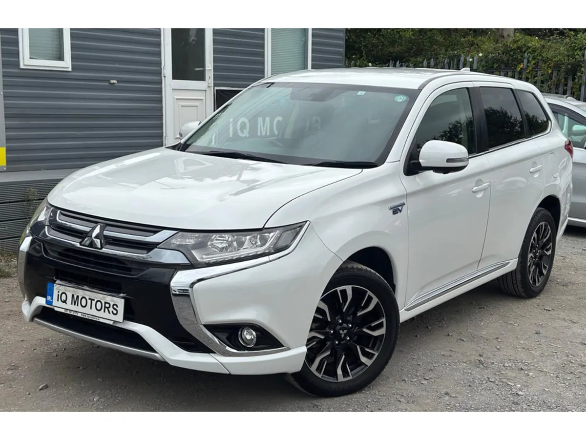 Mitsubishi Outlander Automatic 2.0  petrol plug in - Image 3