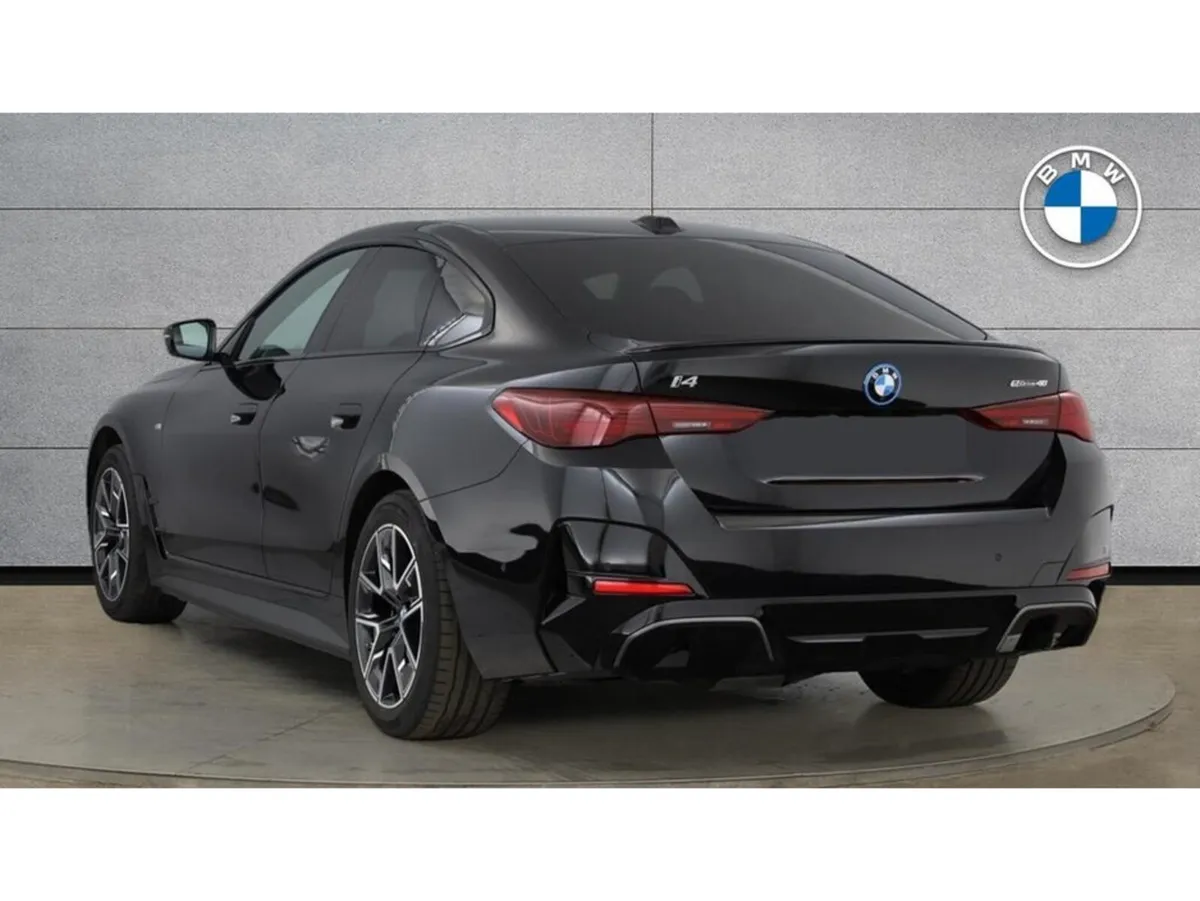 BMW i4 EDRIVE40 M SPORT ** Tech Pack ** - Image 2