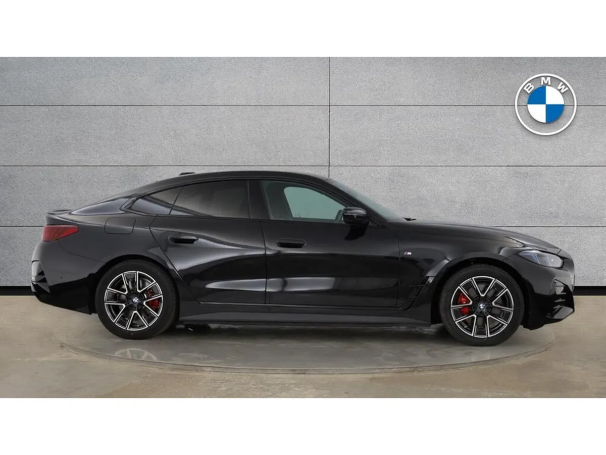 BMW i4 EDRIVE40 M SPORT ** Tech Pack ** - Image 3