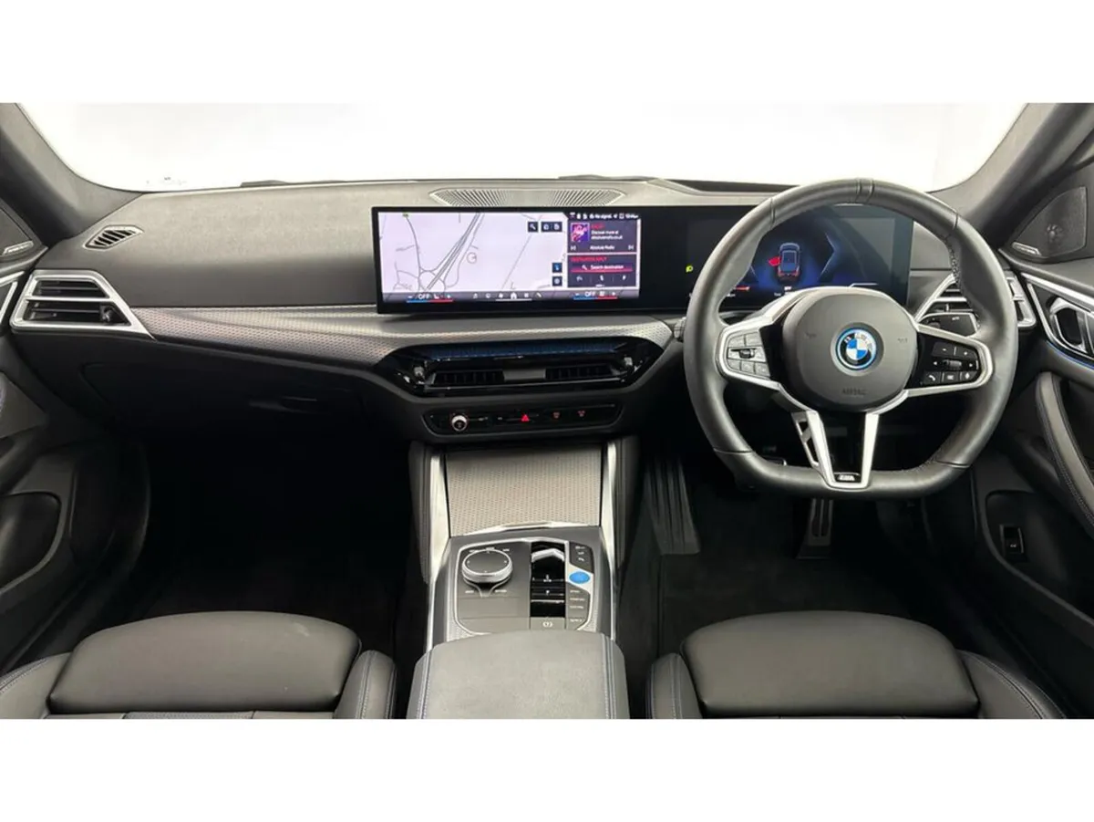 BMW i4 EDRIVE40 M SPORT ** Tech Pack ** - Image 4