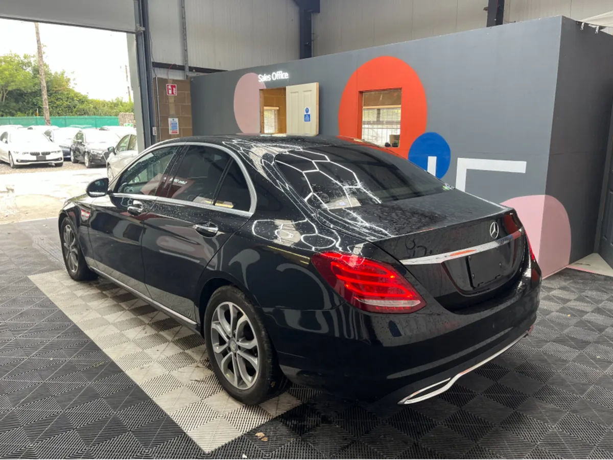 Mercedes-Benz C-Class C180 / 21k KMs / REVERSE CAM - Image 4
