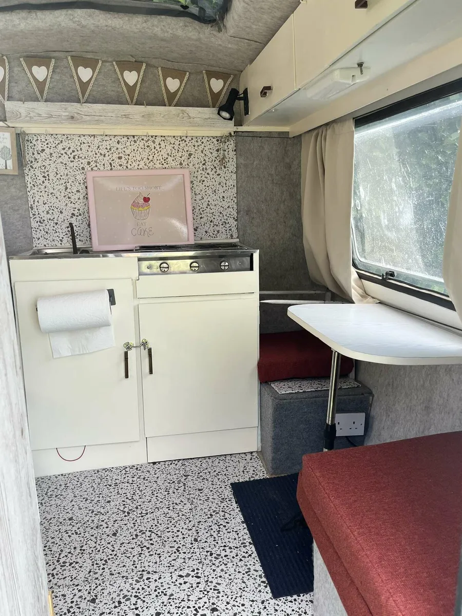 Caravan - Image 4