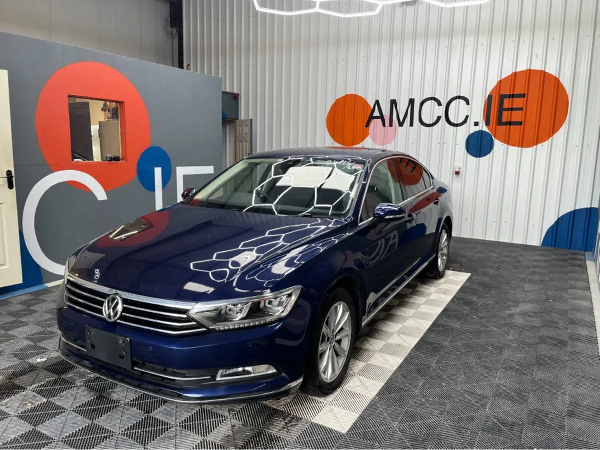 Volkswagen Passat 2.0 TDI ELEGANCE LINE / 48k KMs - Image 3