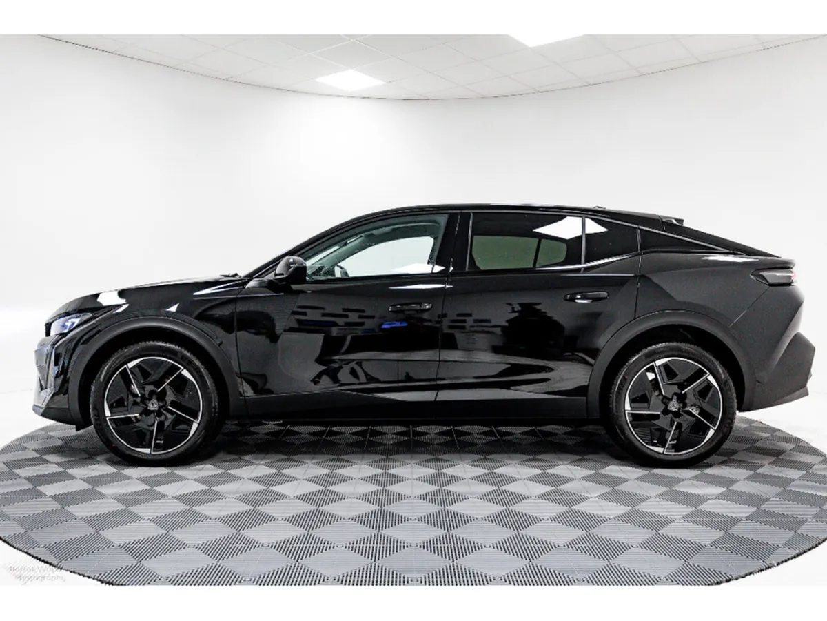 Peugeot 408 *All new Fully Electric 408* E-Allure - Image 3