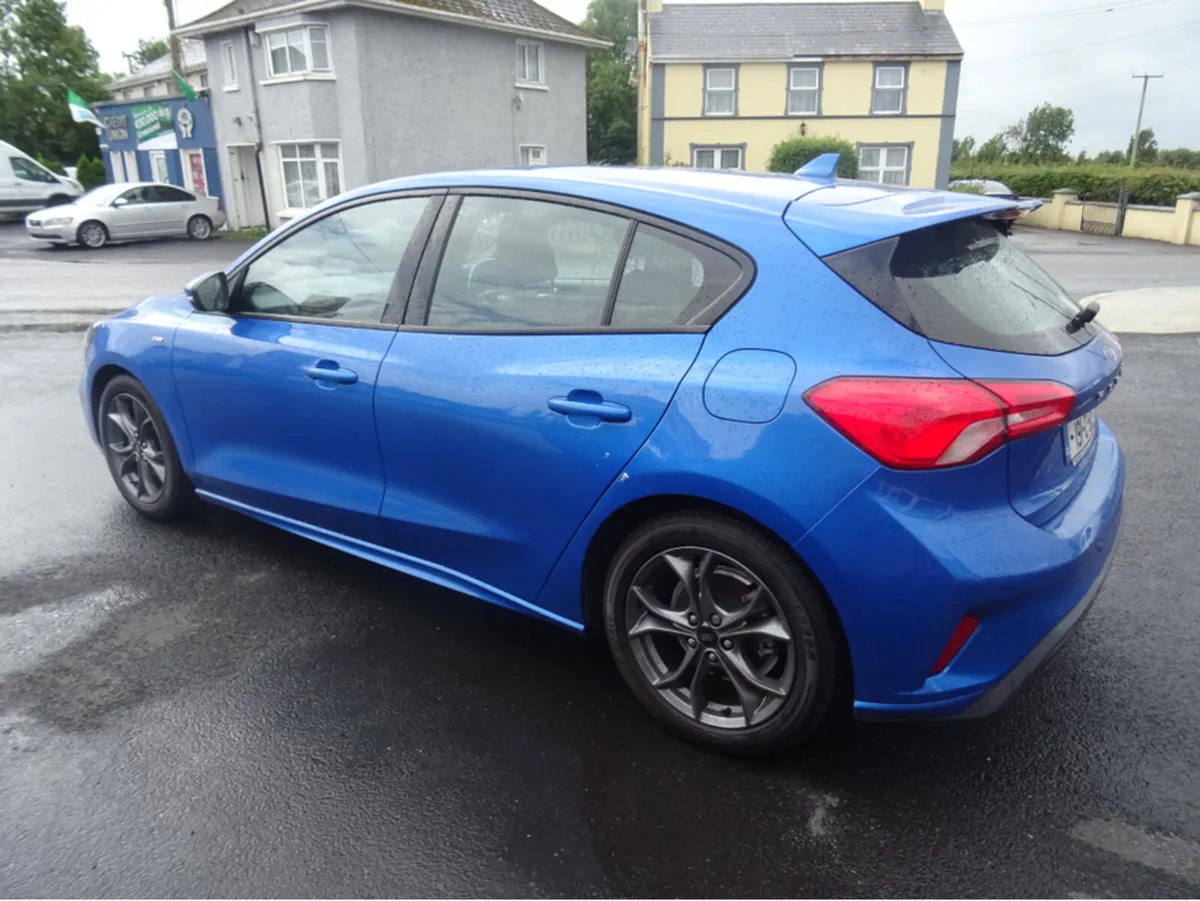 Ford Focus ST Line 1.0 125bhp - Image 4