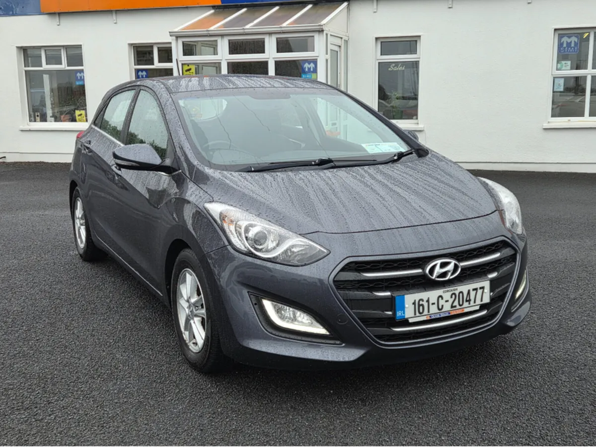 Hyundai i30 SE NAV BLUE DRIVE 110 5DR 110PS - Image 3