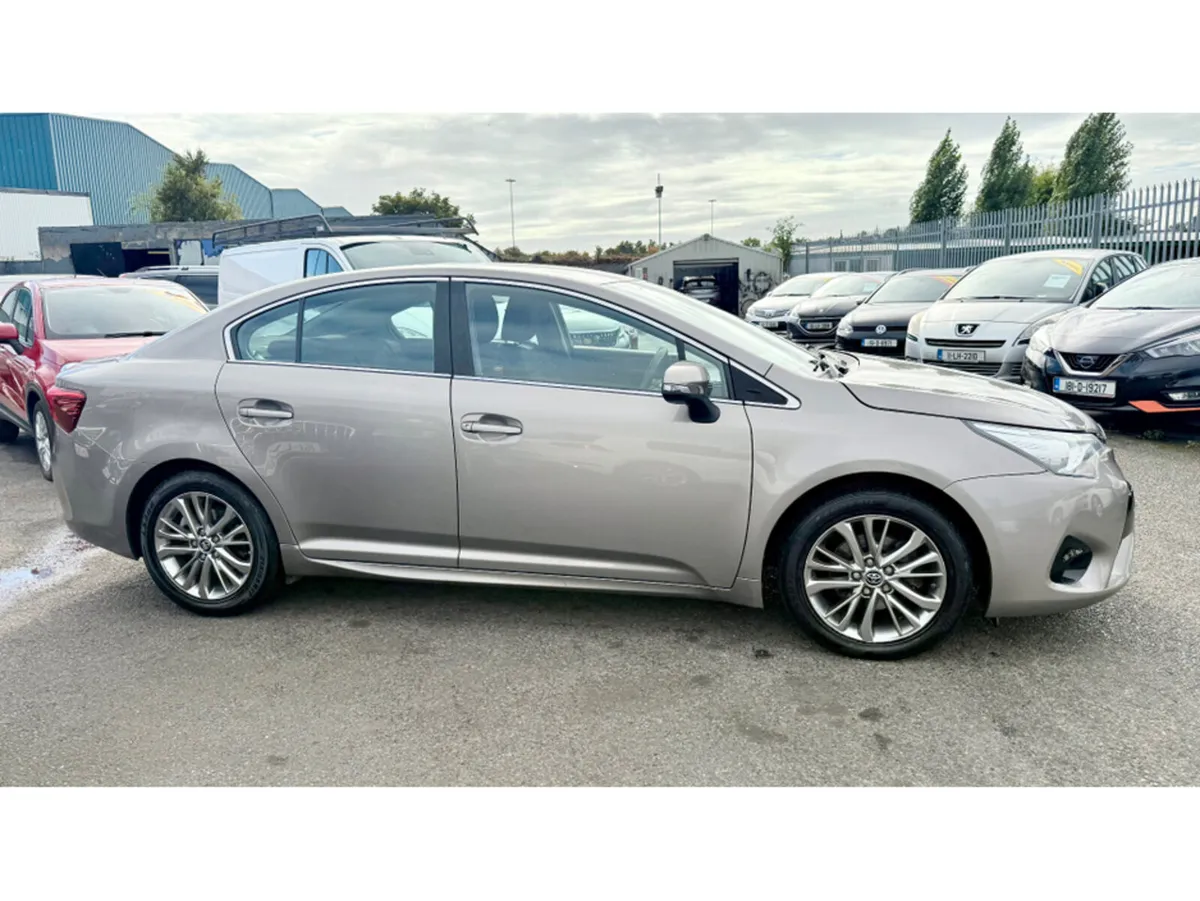 Toyota Avensis 1.6 D LUNA ** NEWER MODEL ** HIGH S - Image 4