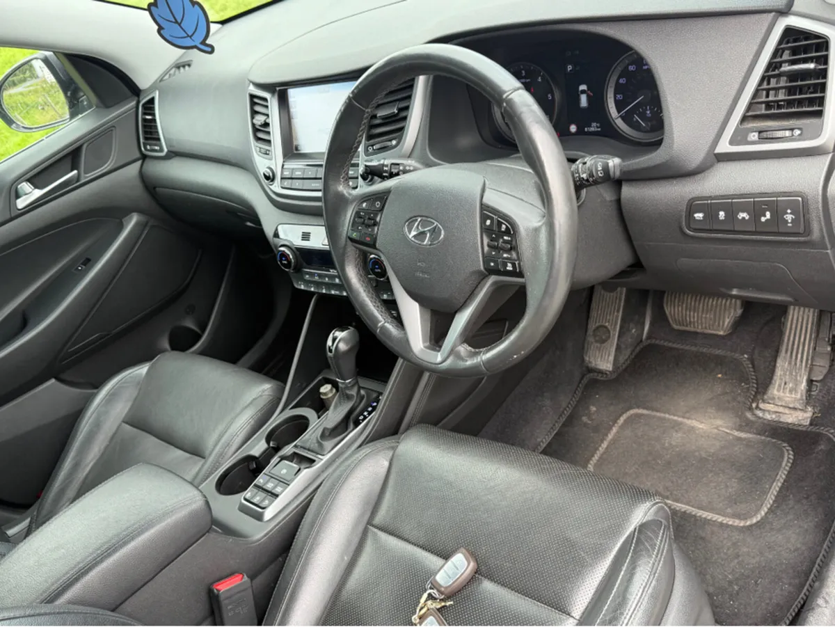 Hyundai Tucson 1.7 PREMIUM SE BLD 141PS 5 5DR AUTO - Image 4