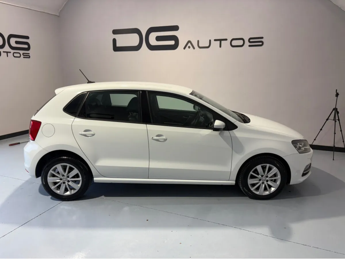 Volkswagen Polo MINT CONDITION- AUTO  - HALF LEATH - Image 2