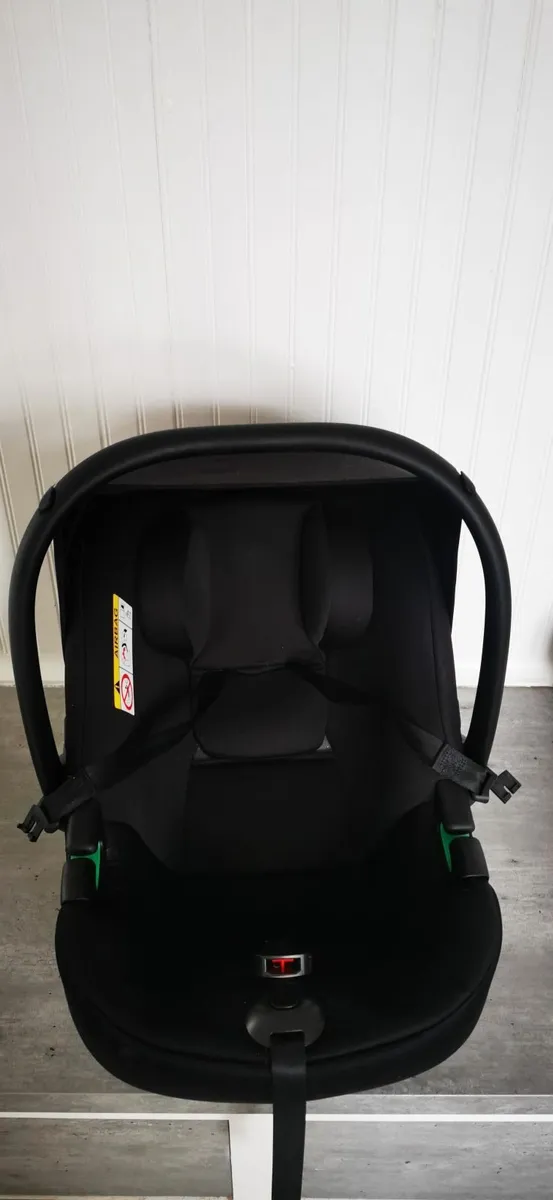 Car seat - Image 1