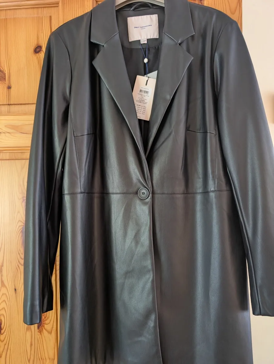 Clothes - Image 3