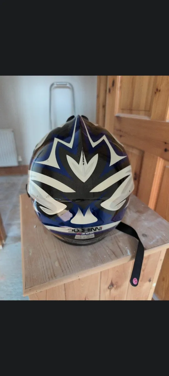 Subwoofer and motor cross helmets - Image 4