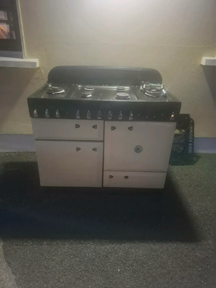Vintage gas powered oven - Image 1