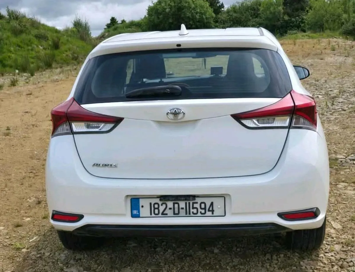 Toyota Auris 182   Diesel in Immaculate Condition - Image 2