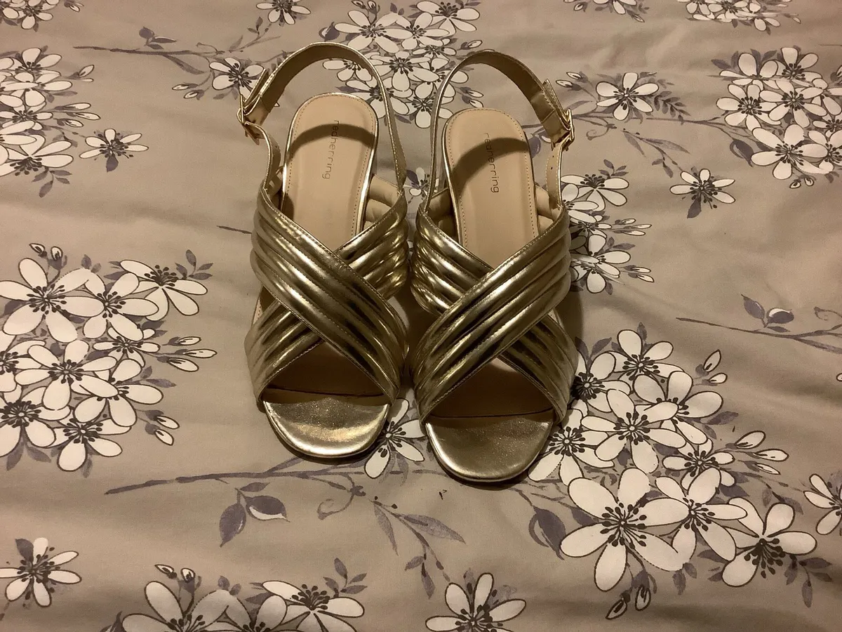 Gold sandals size 7 (40) - Image 2