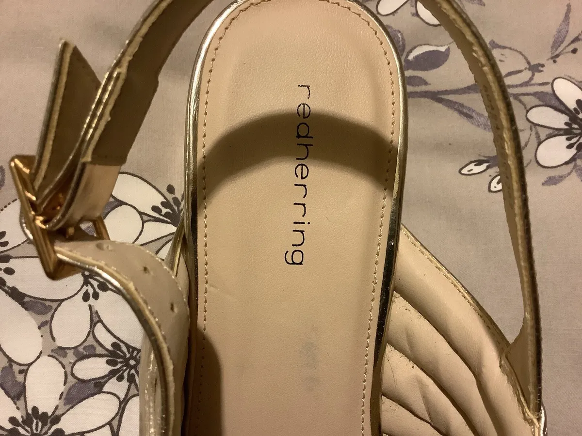 Gold sandals size 7 (40) - Image 4