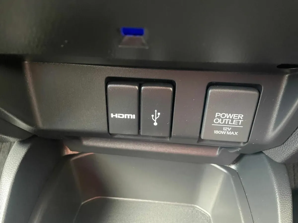 Honda Fit 2014 - Image 2