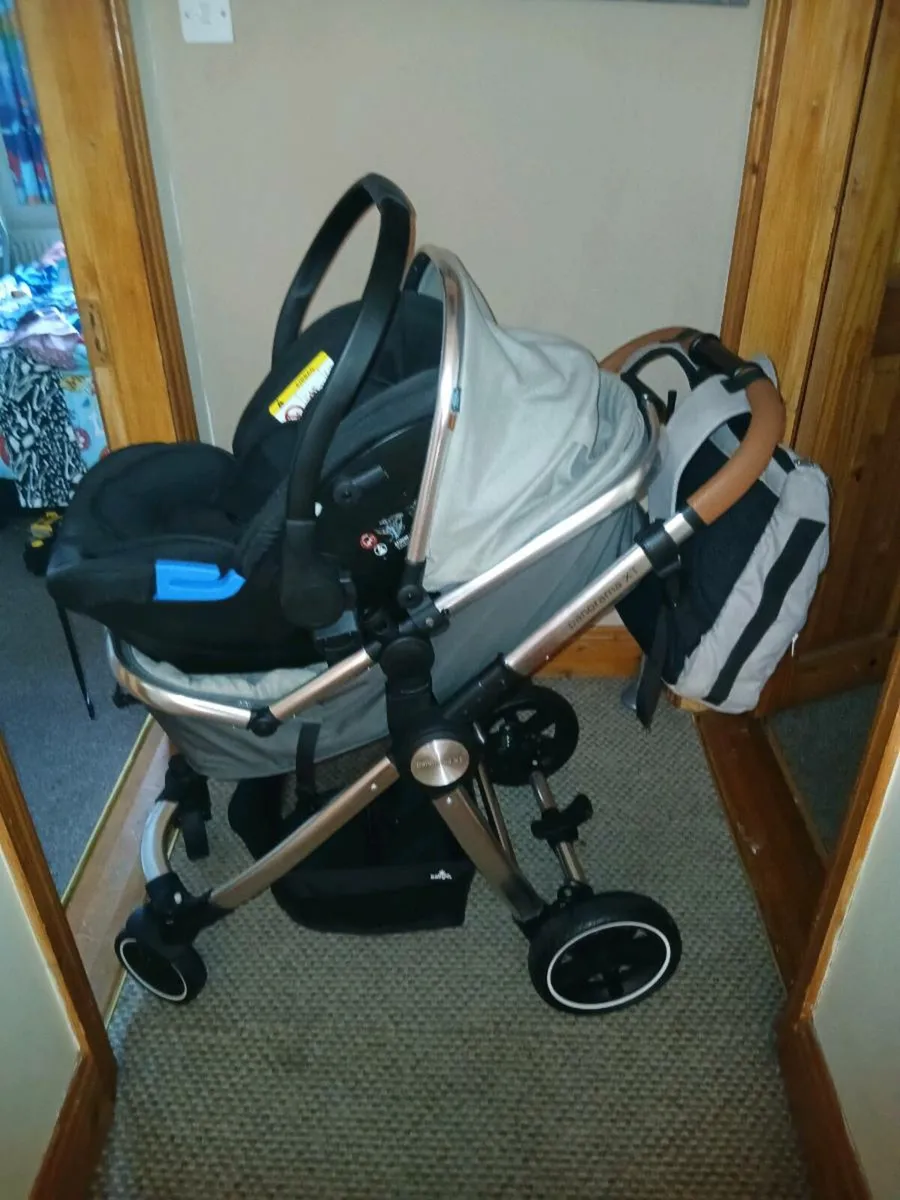 Panorama 3 in 1 pram - Image 1