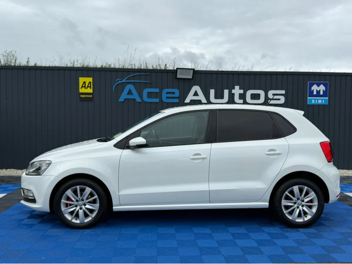 Volkswagen Polo HIGHLINE - 1.2 PETROL - AUTO - 12M - Image 4