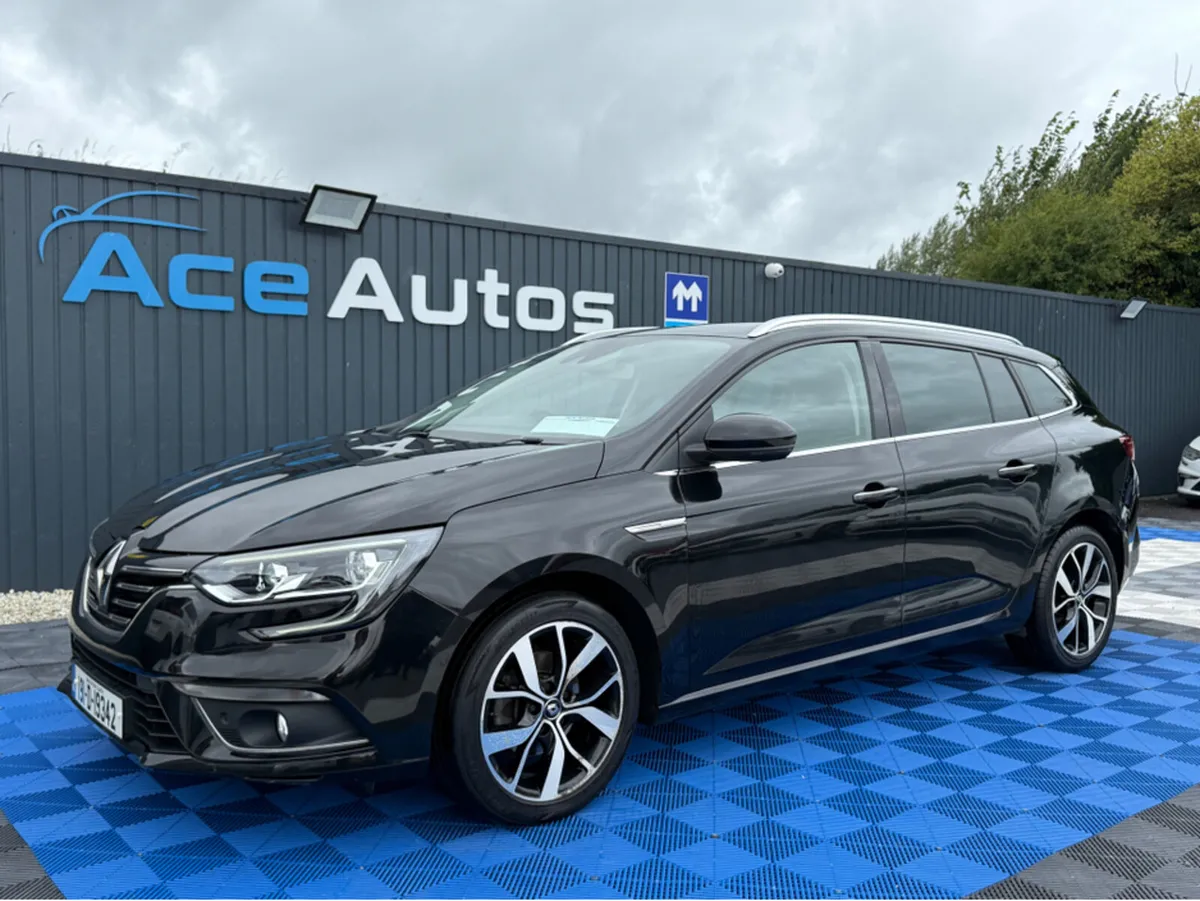 Renault Megane ICONIC - 1.3 PETROL - MANUAL - 12M - Image 3