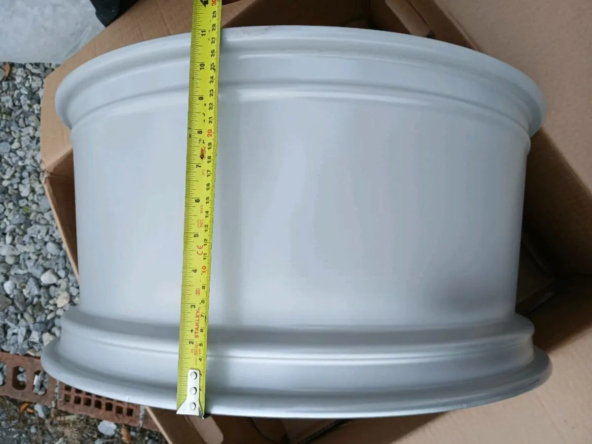 Porsche Cayenne Alloys wheels - Image 3