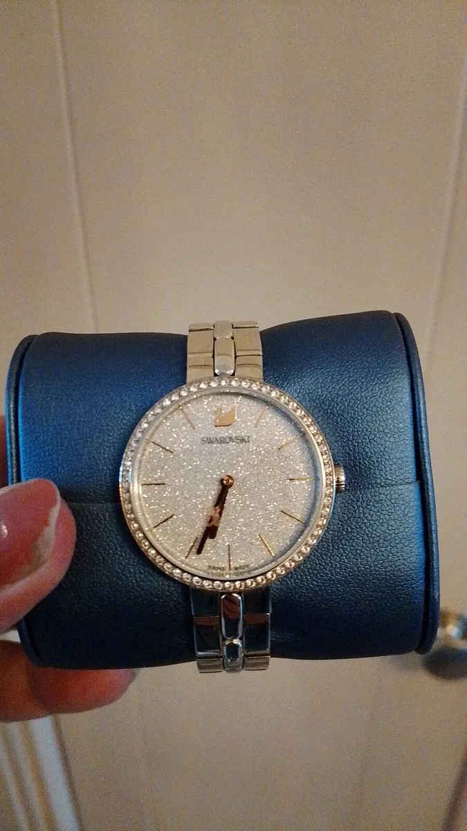 Swarovski cosmopolitan watch - Image 2