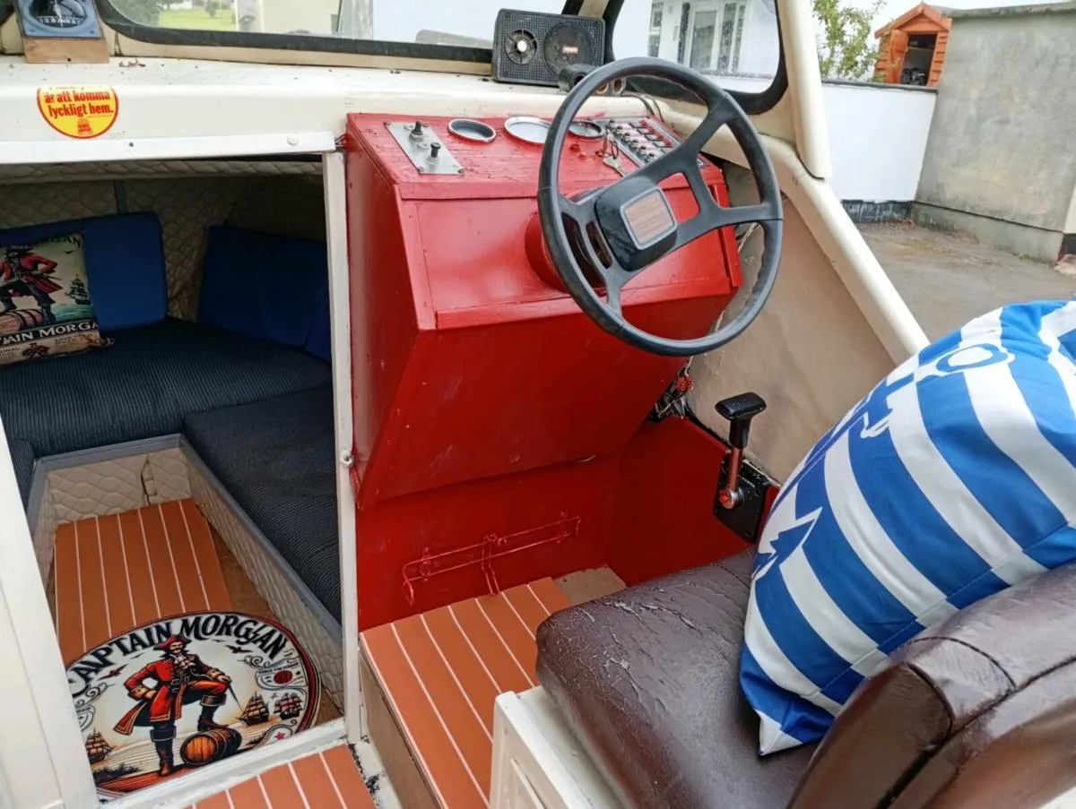 Boat day cruiser - Image 1
