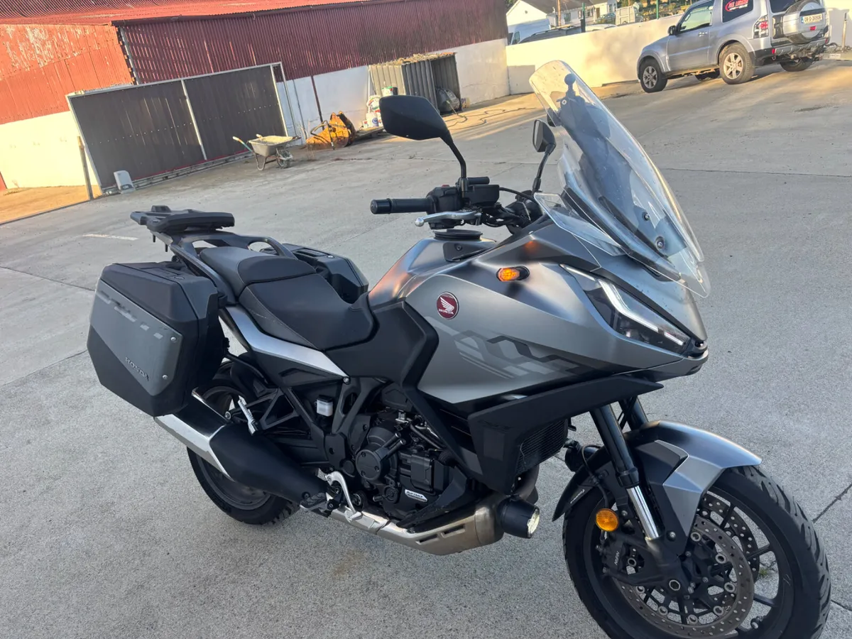 Honda nt1100 year 222 - Image 2