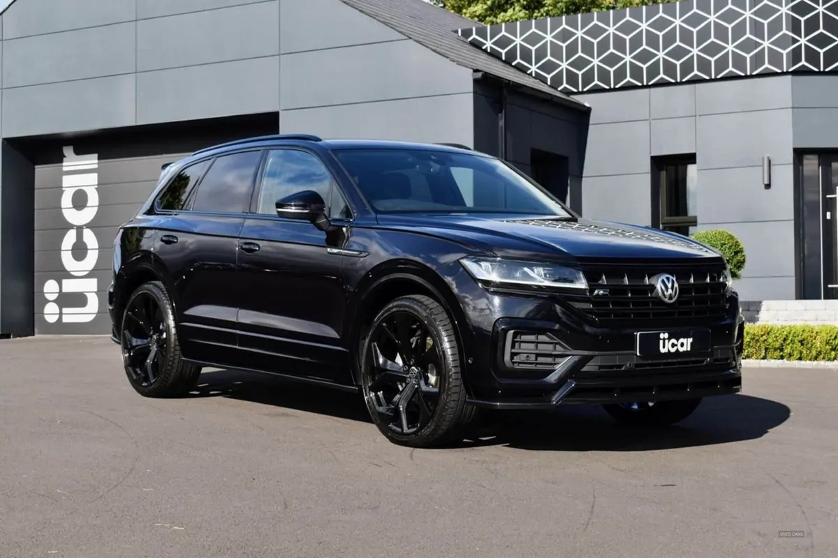 Volkswagen Touareg 3.0 Touareg V6 R-line TDI Auto - Image 1