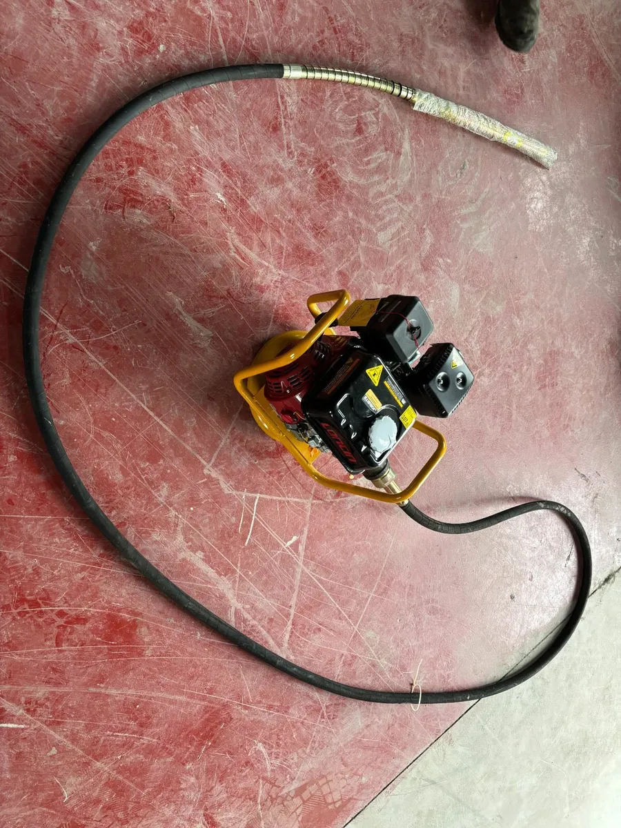 Petrol Vibrating Concrete Poker, Construction Duty - Image 1