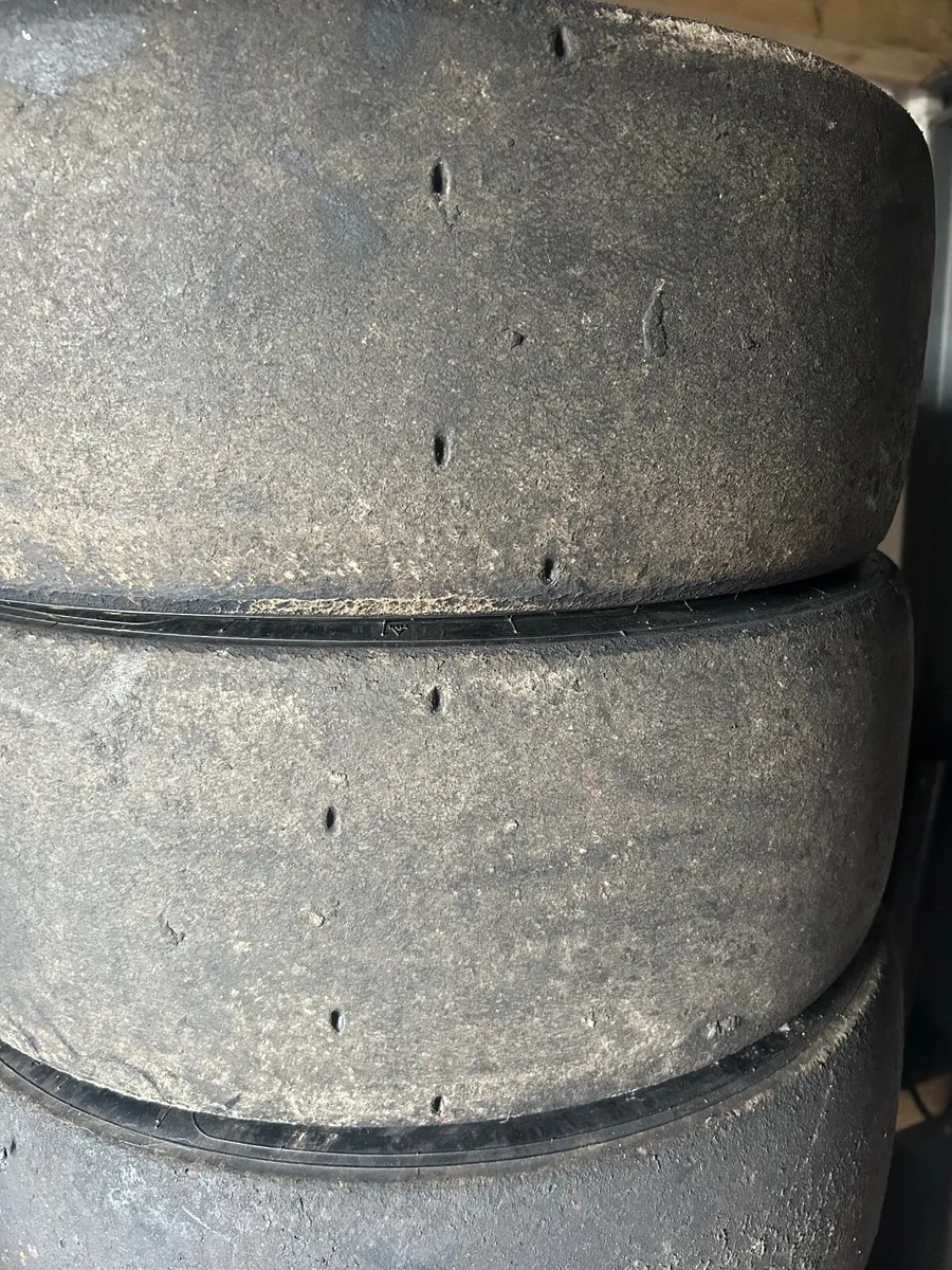 Slick Tyres - Image 1