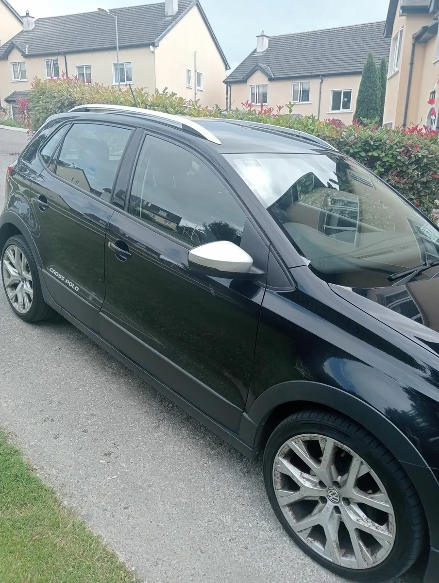 Volkswagen Polo 2015 - Image 1