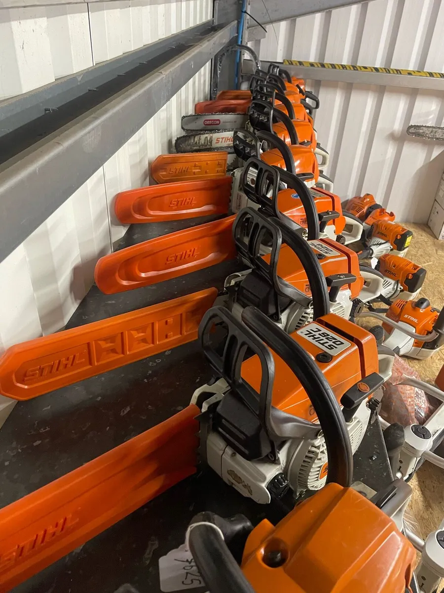 Selection of chainsaws - Image 1