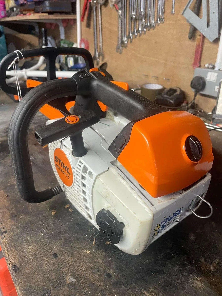 Selection of chainsaws - Image 3