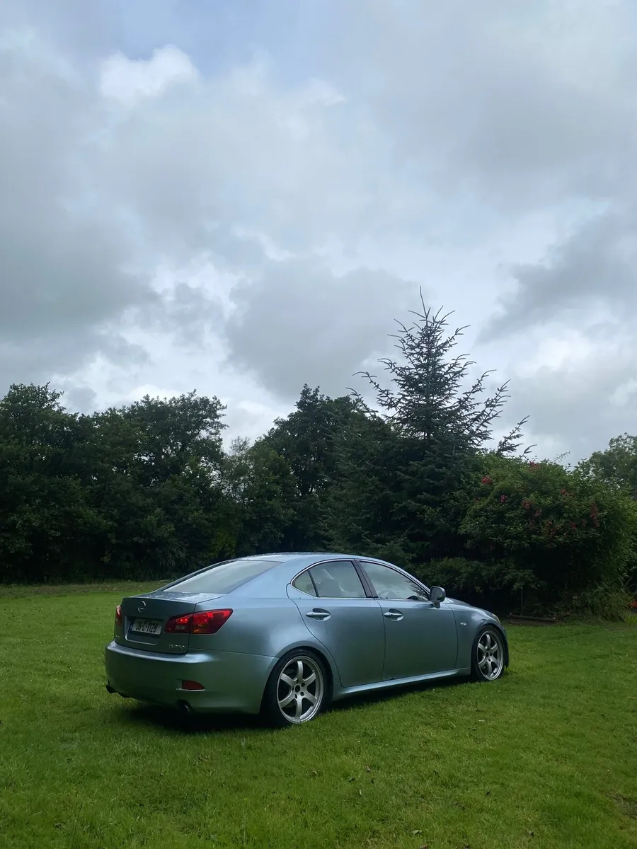Lexus IS250 - Image 2