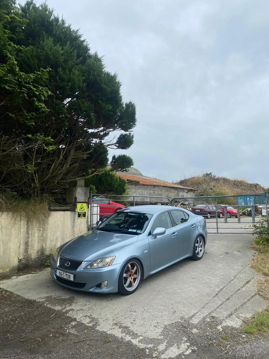 Lexus IS250 - Image 3