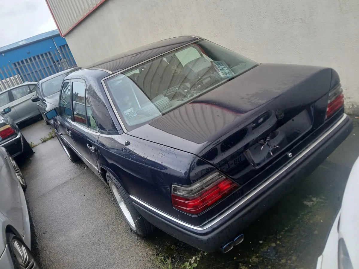 Car - Image 3
