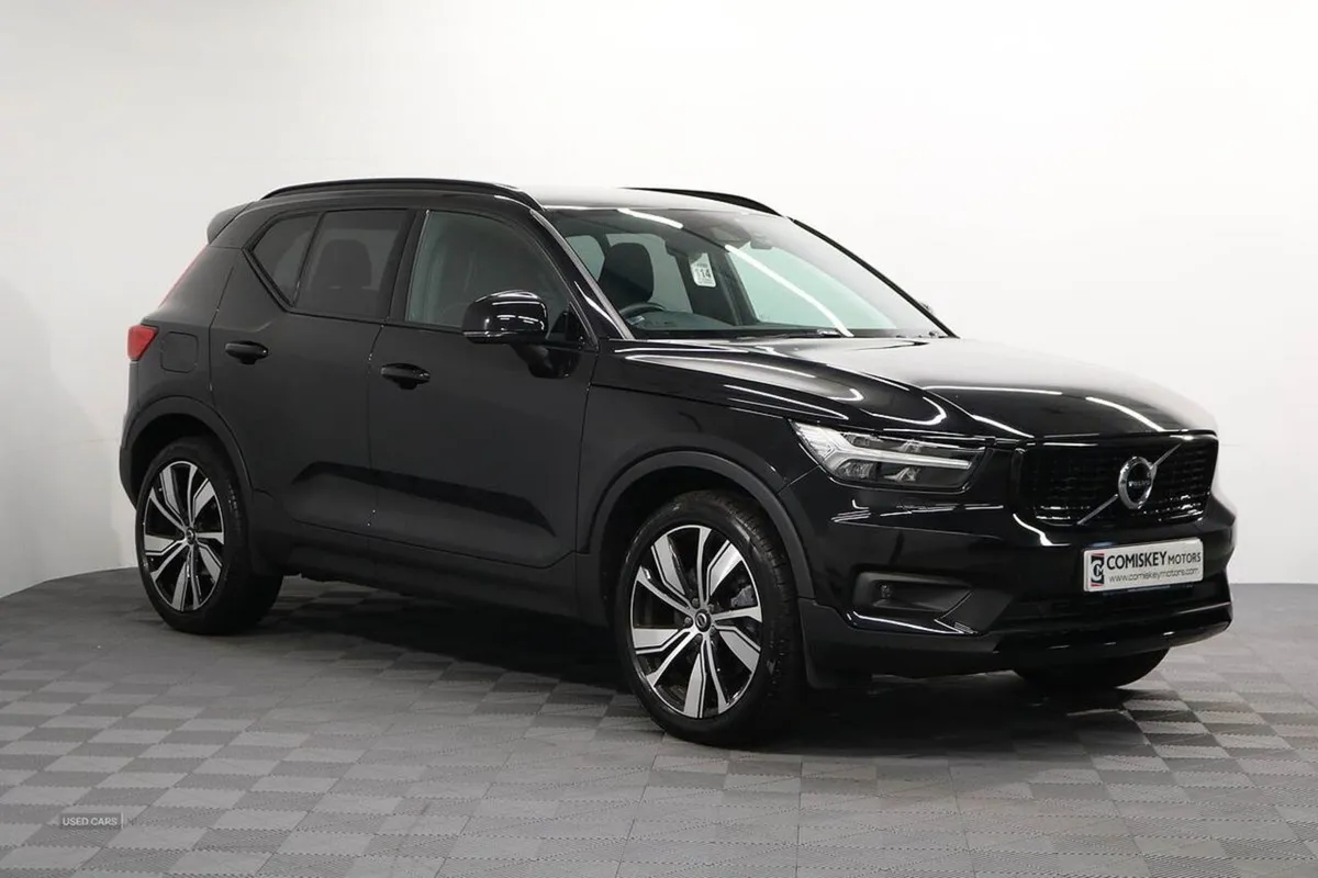 Volvo XC40 h T5 Twin Engine R-design Pro - Image 1