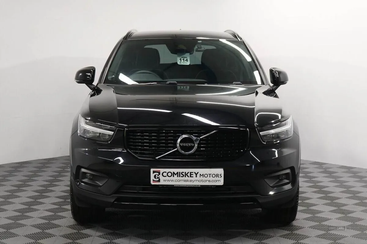Volvo XC40 h T5 Twin Engine R-design Pro - Image 2